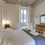 Isola Apartments